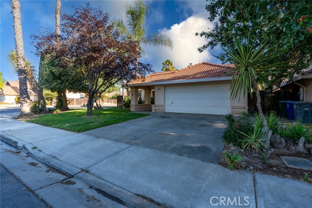 Detail Gallery Image 4 of 71 For 934 Neal St, Los Banos,  CA 93635 - 4 Beds | 2 Baths