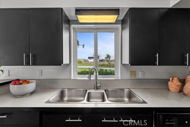 Detail Gallery Image 11 of 39 For 21282 Wavecrest Cir, Huntington Beach,  CA 92646 - 2 Beds | 2 Baths