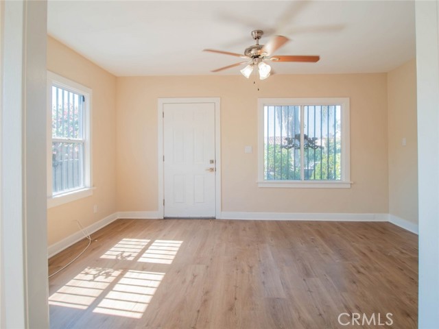 1805 W 35th Street, Los Angeles CA: https://media.crmls.org/medias/9b1bdfef-9bb9-45c3-9c2c-9f68992514f1.jpg
