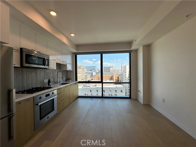 Detail Gallery Image 3 of 14 For 400 S Broadway #1004,  Los Angeles,  CA 90013 - 1 Beds | 1 Baths