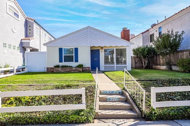 Detail Gallery Image 2 of 29 For 520 12th St, Huntington Beach,  CA 92648 - 2 Beds | 1 Baths