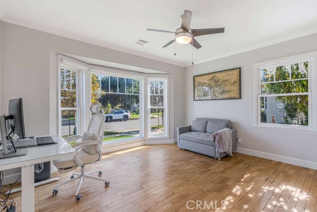 Detail Gallery Image 14 of 26 For 6551 De Celis, Lake Balboa,  CA 91406 - 3 Beds | 2 Baths