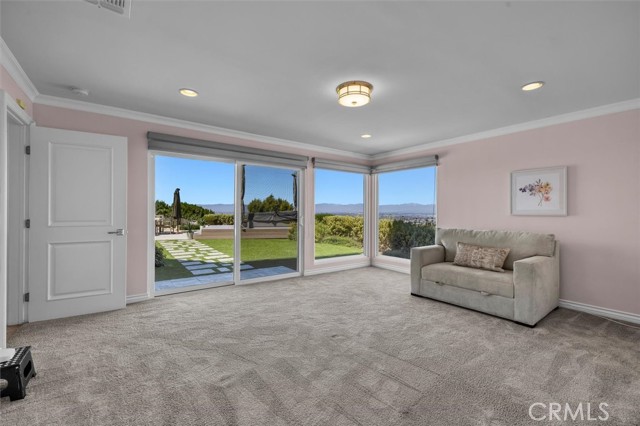 33 Cayuse Lane, Rancho Palos Verdes CA: https://media.crmls.org/medias/9b1cb8a4-3fa2-487f-83bf-9d79ba252386.jpg