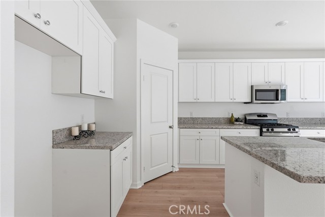 Detail Gallery Image 37 of 55 For 29165 Victoria Beach, Winchester,  CA 92596 - 4 Beds | 1/1 Baths