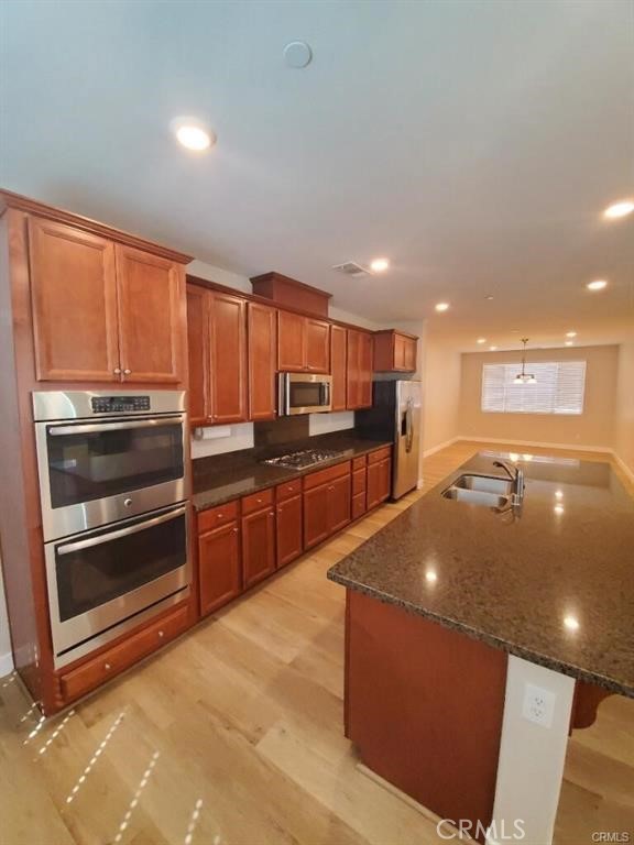 Detail Gallery Image 4 of 19 For 31543 Mojave Rose Ct, Murrieta,  CA 92563 - 3 Beds | 2 Baths