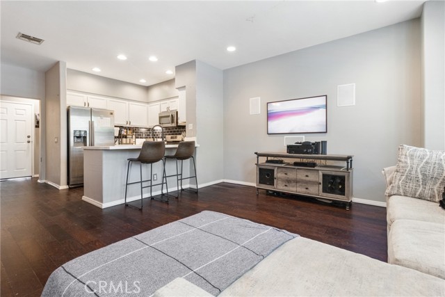 24120 Victoria Ln, Valencia CA: https://media.crmls.org/medias/9b1dde28-9acd-4092-8bdf-0001abf39268.jpg