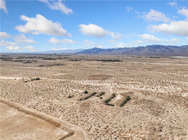 Detail Gallery Image 8 of 13 For 1 Bedford Dr, Newberry Springs,  CA 92365 - – Beds | – Baths