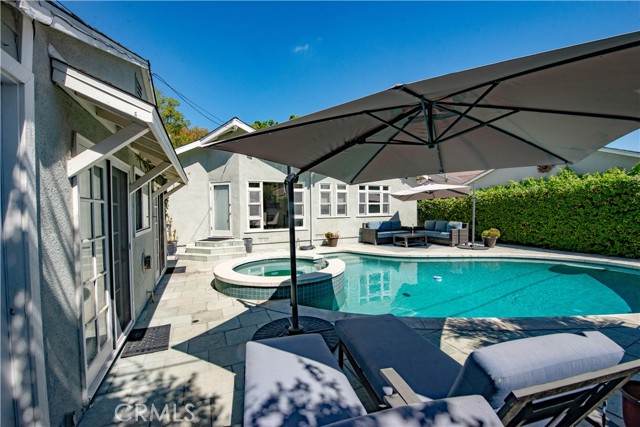 13964 Peach Grove Street, Sherman Oaks CA: https://media.crmls.org/medias/9b1e517f-6a1a-45bc-b29f-a9fb6053f96c.jpg