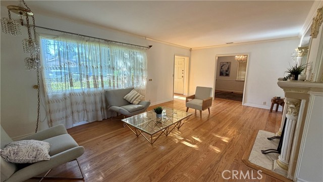 Detail Gallery Image 8 of 43 For 15227 Greenleaf St, Sherman Oaks,  CA 91403 - 3 Beds | 2 Baths