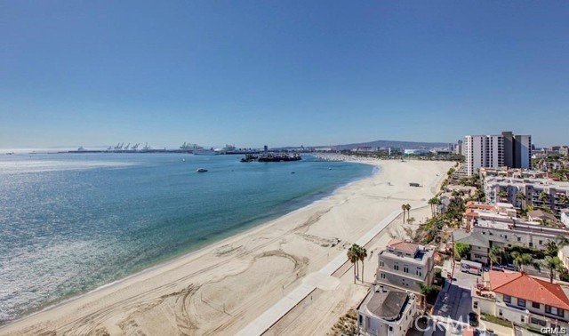 1750 E Ocean Boulevard, Long Beach CA: https://media.crmls.org/medias/9b201134-b768-4fd4-bdf7-7308662aeba0.jpg