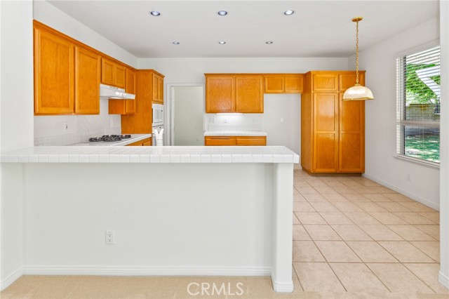 2311 Gillingham Circle, Thousand Oaks CA: https://media.crmls.org/medias/9b202eff-e08f-4df9-8610-6709a1847529.jpg