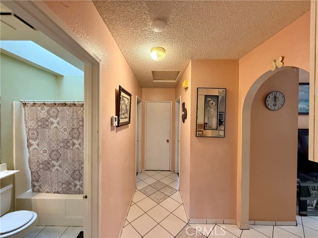 Detail Gallery Image 5 of 17 For 24531 Seneca Cir, Moreno Valley,  CA 92553 - 3 Beds | 2 Baths