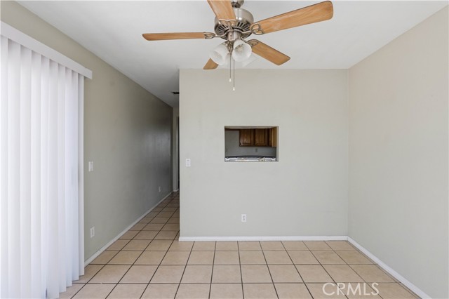 Detail Gallery Image 13 of 37 For 13645 Agate Way, Victorville,  CA 92392 - 3 Beds | 2 Baths