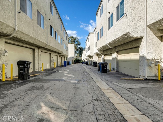 Detail Gallery Image 24 of 27 For 11806 Moorpark #C,  Studio City,  CA 91604 - 4 Beds | 3 Baths