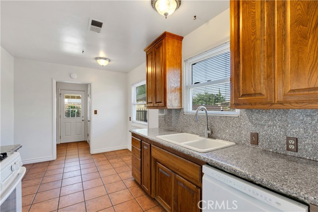3242 Heglis Avenue, Rosemead CA: https://media.crmls.org/medias/9b241a60-0ec3-4779-b74e-491e251616e8.jpg