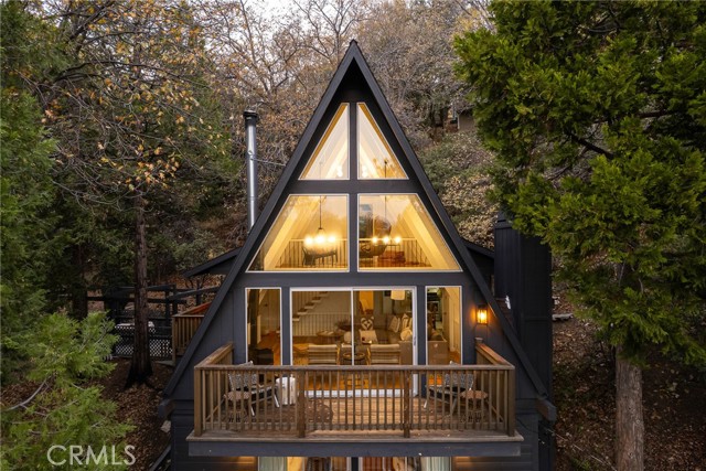 Detail Gallery Image 2 of 32 For 27582 North Bay, Lake Arrowhead,  CA 92352 - 3 Beds | 2 Baths