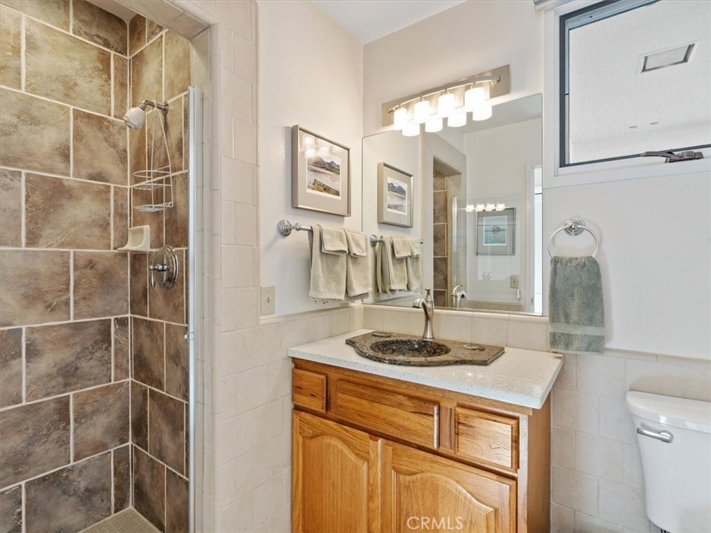 https://media.crmls.org/medias/9b247f39-73ee-4fac-952c-ba59f3d9320a.jpg?preset=X-Large