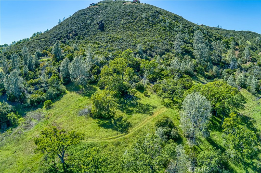 https://media.crmls.org/medias/9b255269-c51f-4125-8e13-a6db15717265.jpg?preset=X-Large