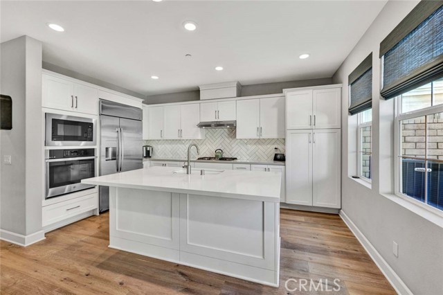 Detail Gallery Image 12 of 59 For 1270 E Providence Loop, Placentia,  CA 92870 - 4 Beds | 4/1 Baths