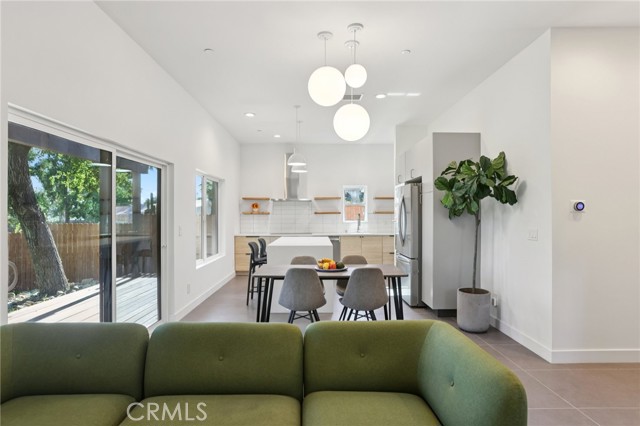 6950 Beckett Street, Tujunga CA: https://media.crmls.org/medias/9b2708d9-bf0b-43db-ac98-d444793345d6.jpg