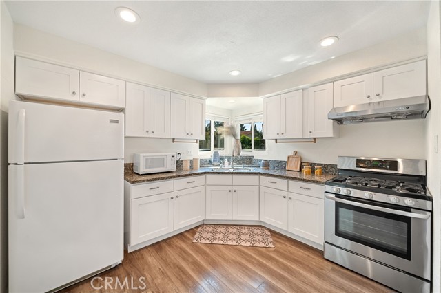 12218 Academy Way, Artesia CA: https://media.crmls.org/medias/9b275cb9-b7a8-42d5-8097-1ca75448918a.jpg