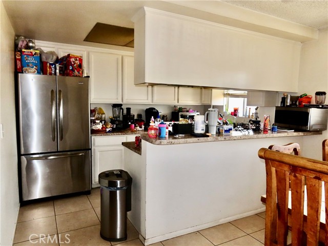 Detail Gallery Image 7 of 13 For 6149 La Sierra Ave, Riverside,  CA 92505 - 3 Beds | 2 Baths