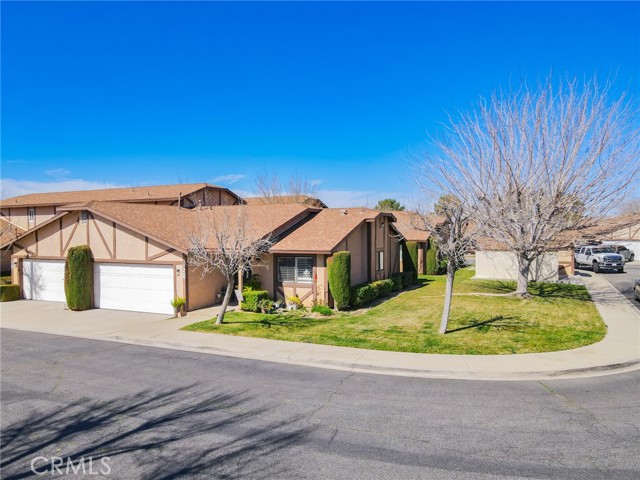 Detail Gallery Image 2 of 34 For 43920 Bobby Jones #20,  Lancaster,  CA 93536 - 2 Beds | 2 Baths