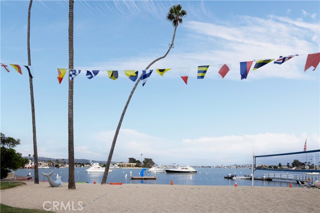 2681 Crestview Drive, Newport Beach CA: https://media.crmls.org/medias/9b28ee33-f04c-46f4-97ca-dc90f3009fa9.jpg