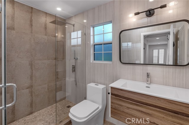 Detail Gallery Image 24 of 42 For 314 Ultimo Ave, Long Beach,  CA 90814 - 4 Beds | 3 Baths
