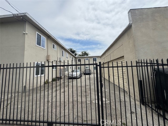 Detail Gallery Image 8 of 71 For 9205 S San Pedro St, Los Angeles,  CA 90003 - – Beds | – Baths