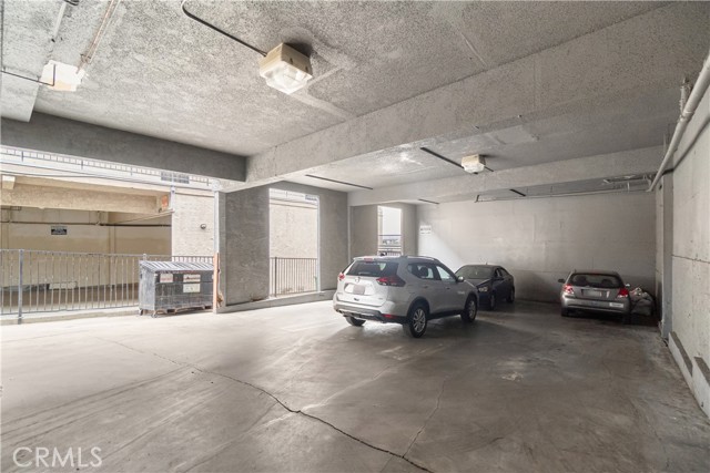663 W 2nd Street, San Pedro CA: https://media.crmls.org/medias/9b29459e-a671-4e40-ba95-9f69cd0b28e4.jpg