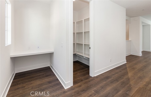 150 Bridle Drive, Burbank CA: https://media.crmls.org/medias/9b298ac3-fd93-405c-8f7d-433387ae7244.jpg