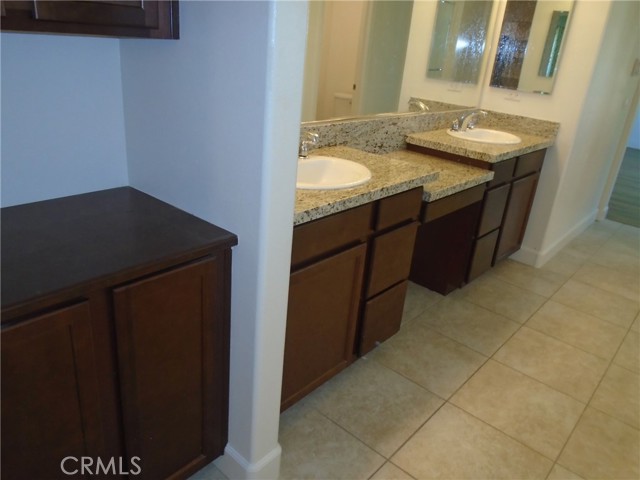 4081 Chamomile Court, San Bernardino CA: https://media.crmls.org/medias/9b2a6d1d-ddf3-49ed-8cf1-ec3ea89542f4.jpg