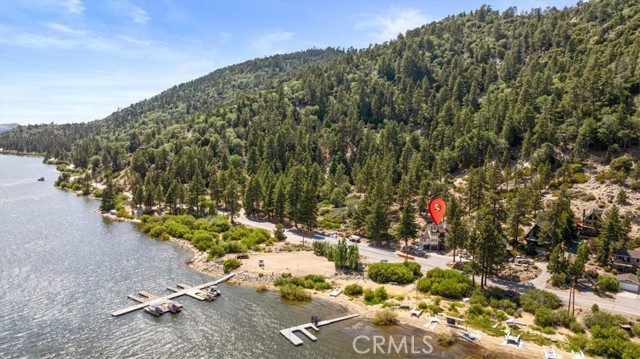 38512 North Shore Drive, Fawnskin CA: https://media.crmls.org/medias/9b2b40b9-a5bf-48ce-a4a2-a58205647c66.jpg