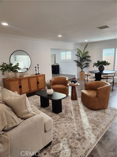 Detail Gallery Image 14 of 35 For 1626 E 15th St, Santa Ana,  CA 92701 - 4 Beds | 2 Baths