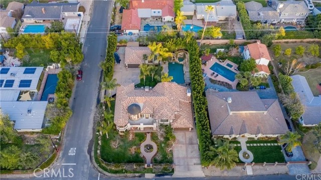 Detail Gallery Image 2 of 67 For 5230 Quakertown Ave, Woodland Hills,  CA 91364 - 5 Beds | 5 Baths