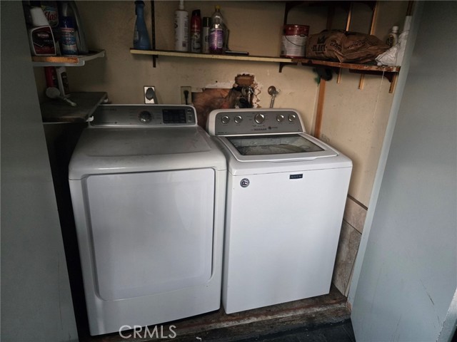 23240 Orange Avenue, Lake Forest CA: https://media.crmls.org/medias/9b2e1e76-68bc-4234-b1e4-aa922ec8c512.jpg