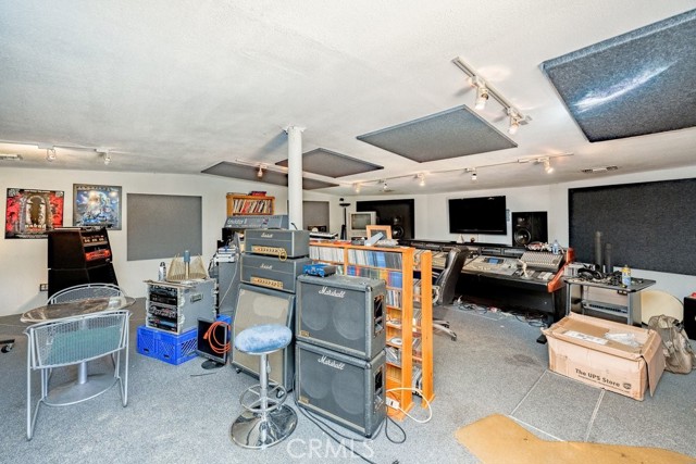 Detail Gallery Image 41 of 47 For 26615 Mountain Park Rd, Canyon Country,  CA 91387 - 3 Beds | 3 Baths