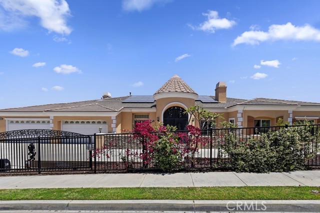 Detail Gallery Image 2 of 13 For 4073 Suzie Cir, Corona,  CA 92881 - 5 Beds | 4/2 Baths