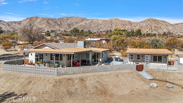 Detail Gallery Image 2 of 39 For 9141 Navajo Trl, Morongo Valley,  CA 92256 - 3 Beds | 2 Baths