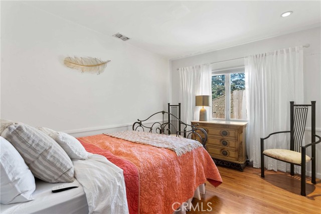 Detail Gallery Image 13 of 26 For 5910 W 77th Pl, Los Angeles,  CA 90045 - 4 Beds | 2 Baths