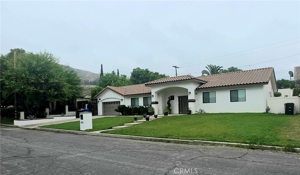 3921 La Hacienda
