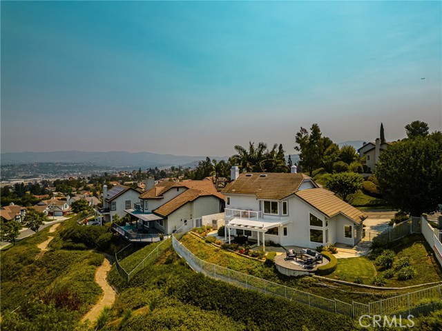 580 S Londerry Ln, Anaheim Hills CA: https://media.crmls.org/medias/9b306bfc-eccc-4d6e-bc55-2ff121b843c5.jpg