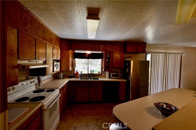 Detail Gallery Image 7 of 51 For 13521 Highway A12, Weed,  CA 96064 - 3 Beds | 2 Baths