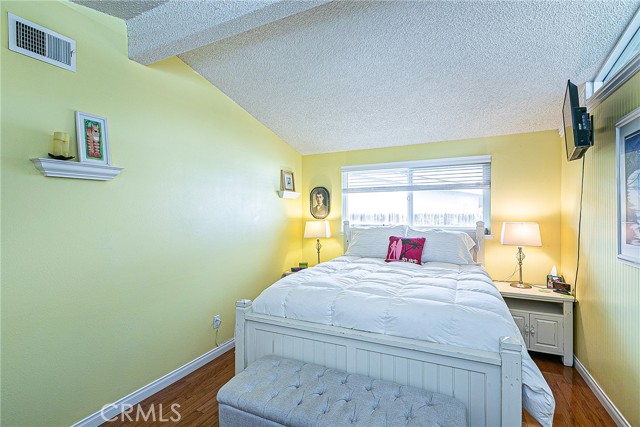 Detail Gallery Image 16 of 29 For 1010 via Esmeralda, Santa Maria,  CA 93455 - 3 Beds | 1/1 Baths