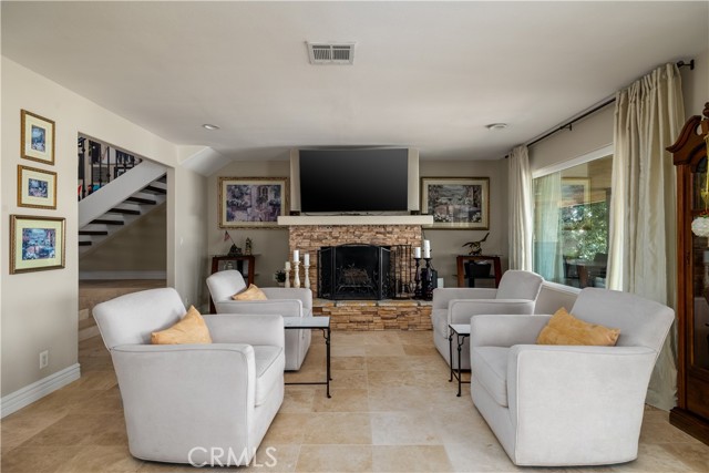 Detail Gallery Image 8 of 61 For 22280 Village Way Dr, Canyon Lake,  CA 92587 - 3 Beds | 2/1 Baths
