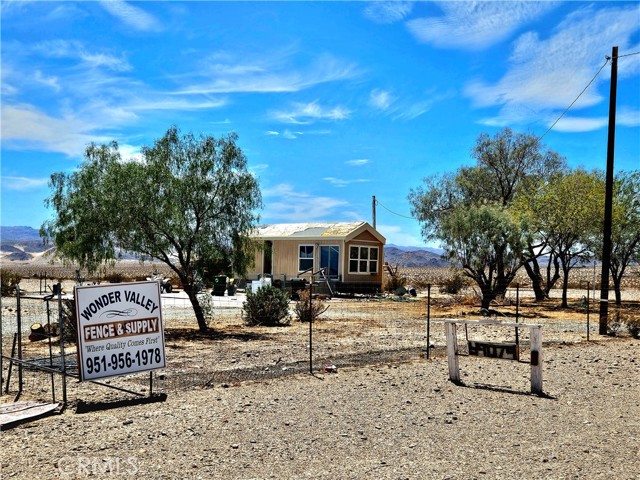 Detail Gallery Image 1 of 4 For 69079 Pole Line Rd, Twentynine Palms,  CA 92277 - 1 Beds | 1 Baths