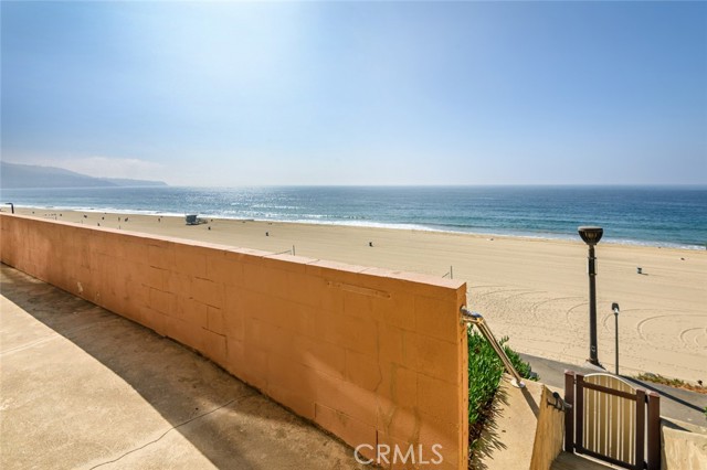 Detail Gallery Image 8 of 28 For 721 Esplanade #301,  Redondo Beach,  CA 90277 - 2 Beds | 2 Baths