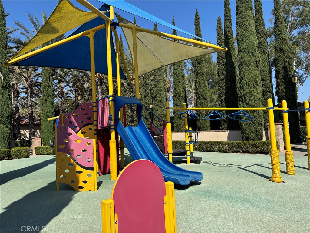 https://media.crmls.org/medias/9b33a860-0dd8-451c-b3ee-7fc515aa3cb7.jpg?preset=X-Large