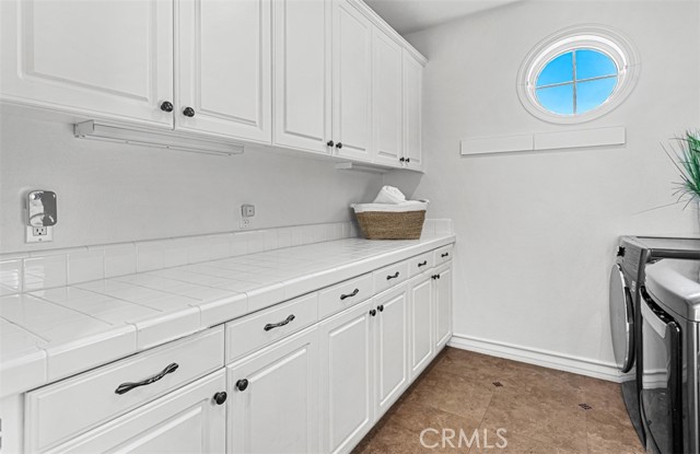 Detail Gallery Image 48 of 75 For 26012 Horseshoe Cr, Laguna Hills,  CA 92653 - 5 Beds | 5/1 Baths